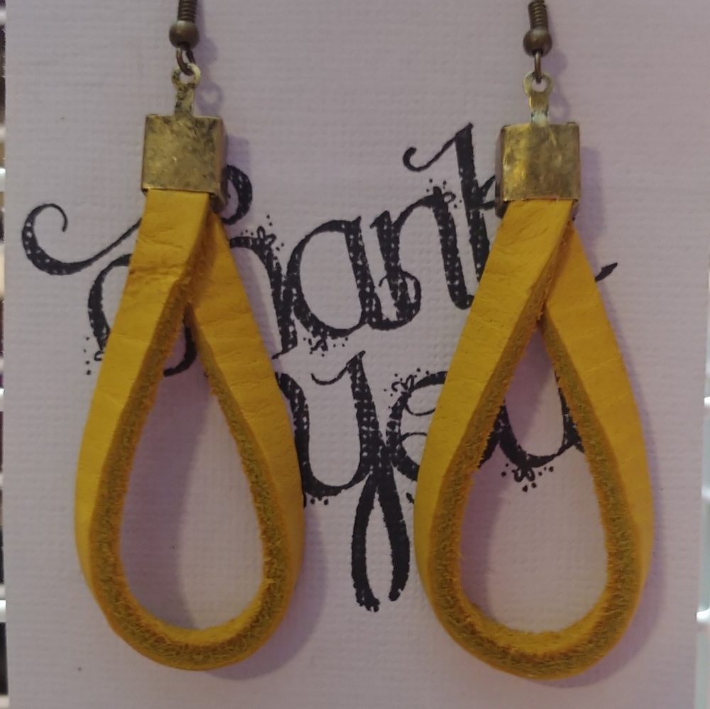 leather earrings